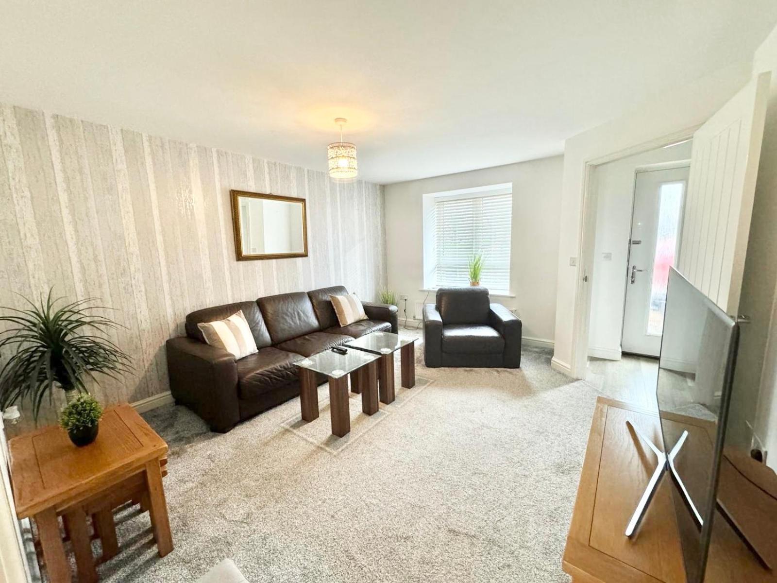 Home Centrally Located In Folkestone, Great Location For Families Or Workers Exterior foto